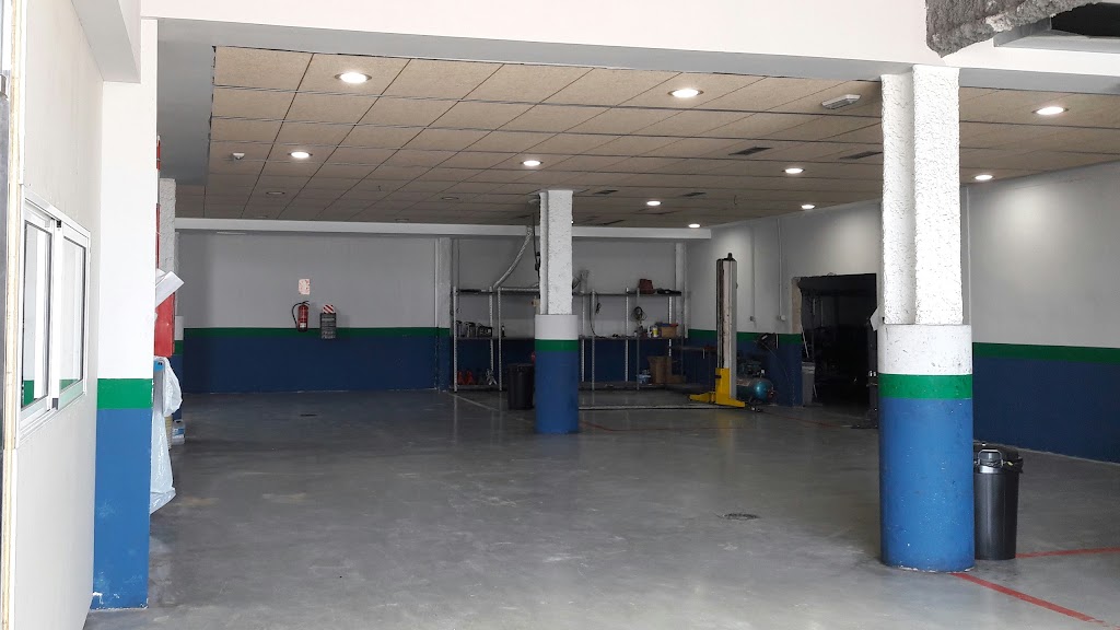 Auto-Tecnica Mecanicos Denia — Interior