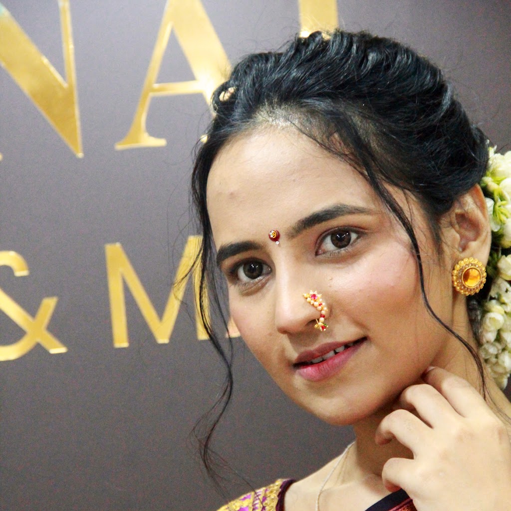 Mrunal Pawar Makeup Studio Classes