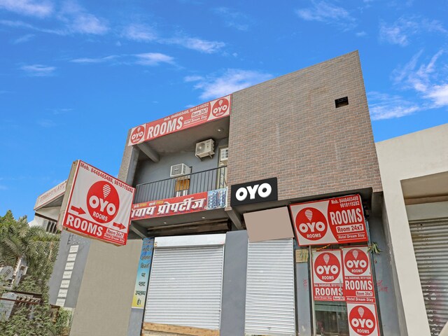 Oyo Flagship 811765 Dream Stay