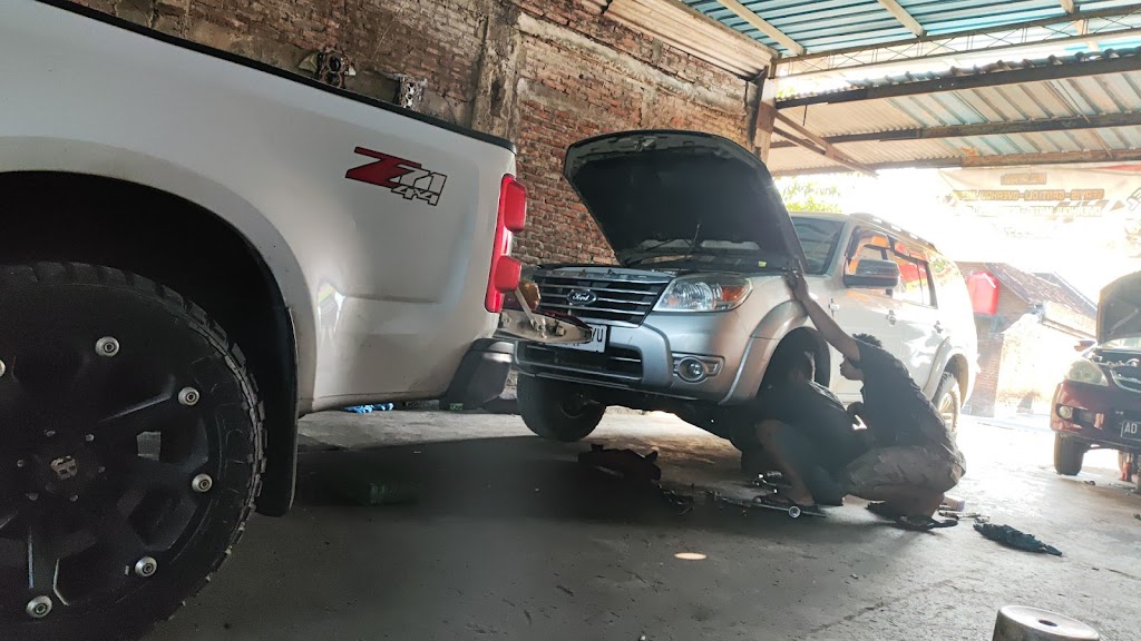 Bengkel Mobil (Johan Bengkel)