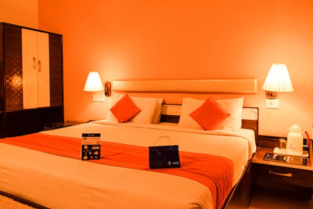 Oyo 1715 Rnb Hotel