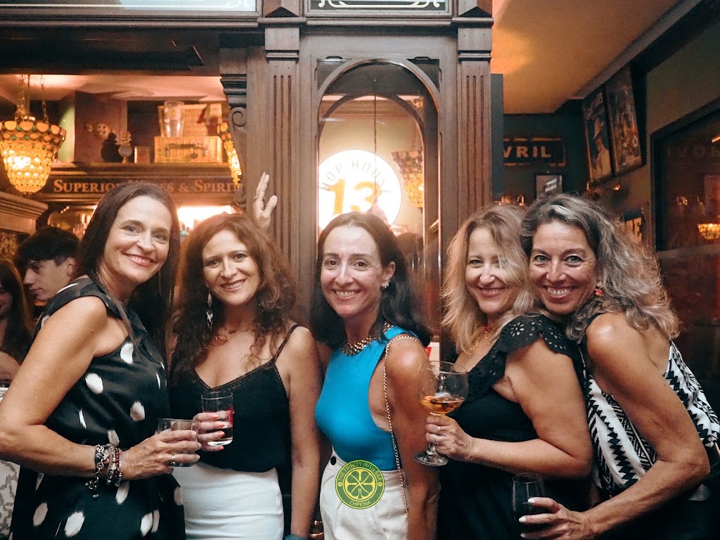 THE SQUARE IRISH PUB — Del propietario