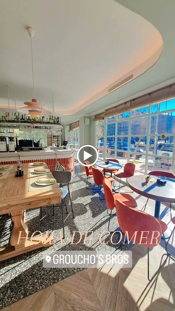 Restaurante Groucho — Videos
