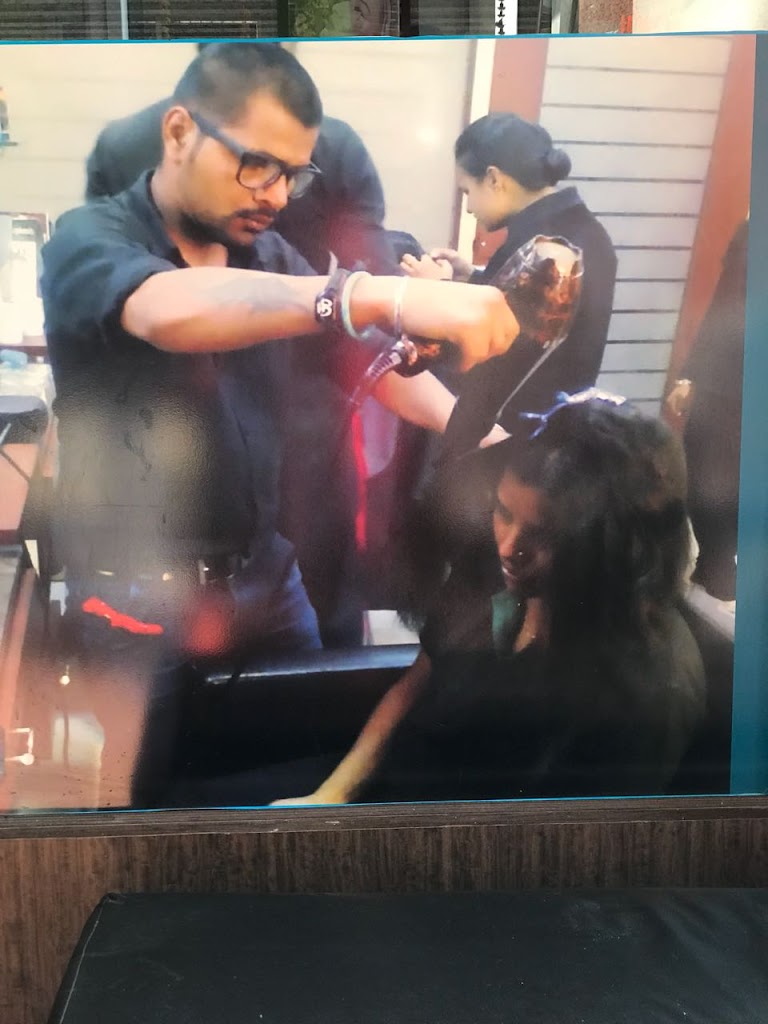 Scissors Cut Unisex Salon