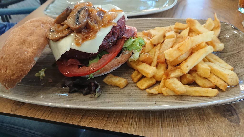 Cerveceria Shamrock — Comida y bebida