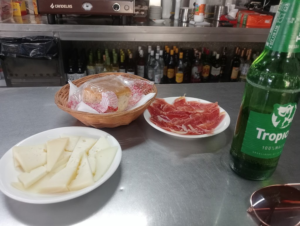 Bar Satautey — Comida y bebida