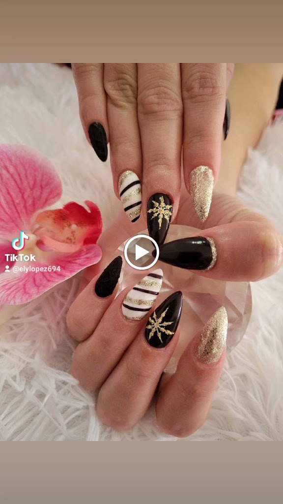 Ely Lopez salon de estetica — Videos
