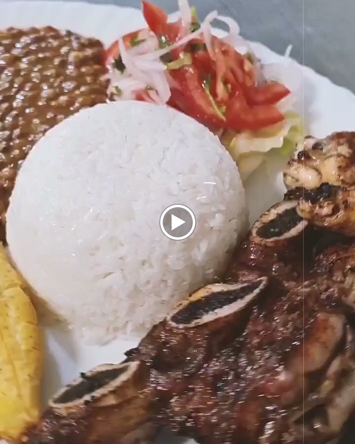 Restaurant Fragata Guayas Sabadell — Videos