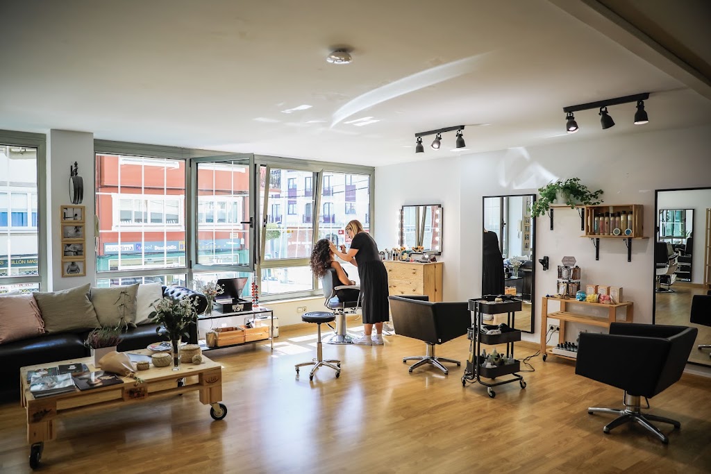 Nuria Veira Green Salon — Interior