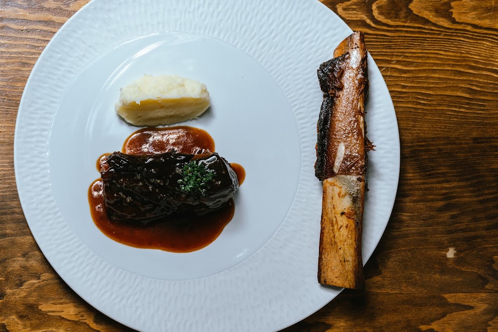 Restaurante "Mano Lenta" — Comida y bebida