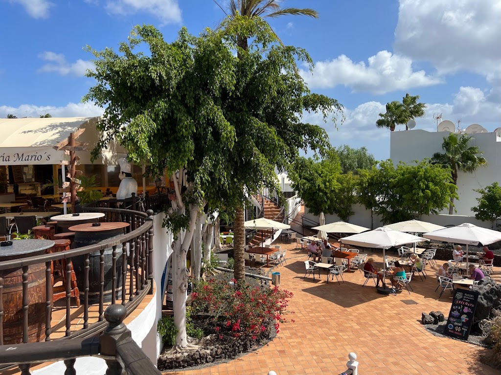Centro Comercial Montana Tropical — Del propietario
