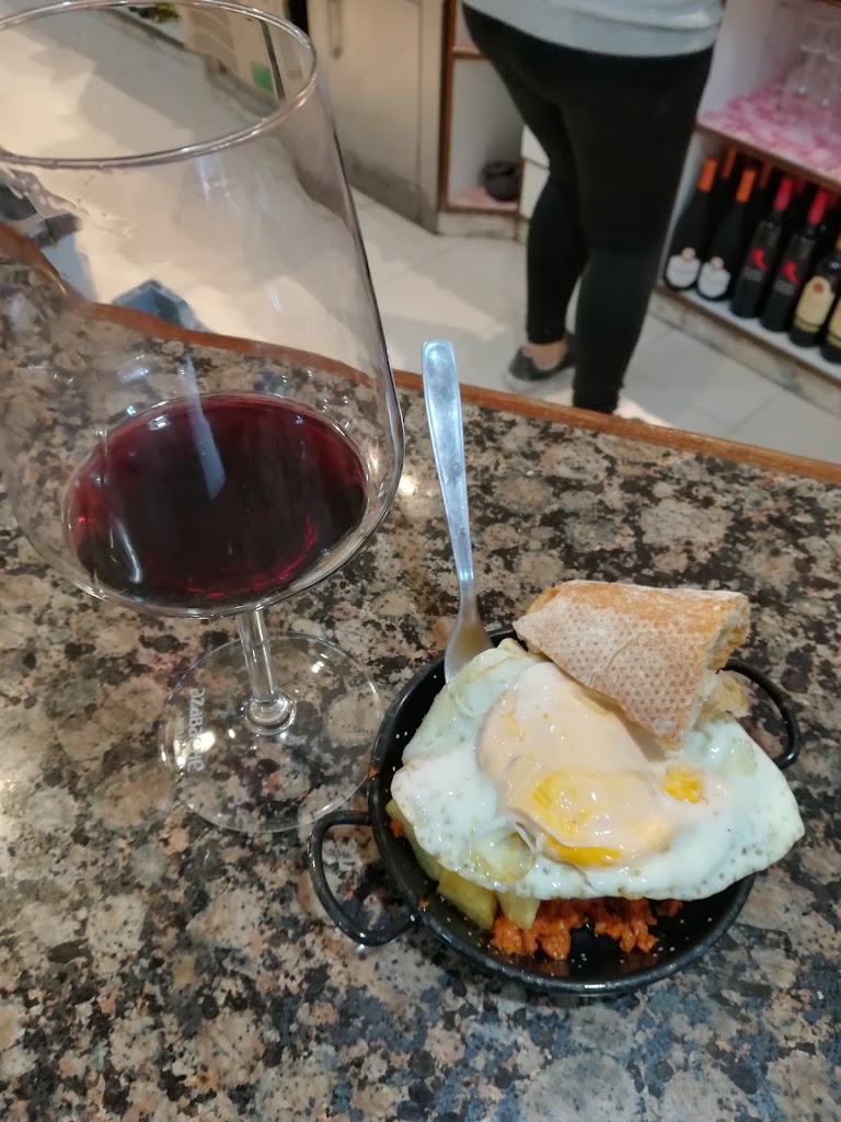 Bar Don Pelayo — Comida y bebida