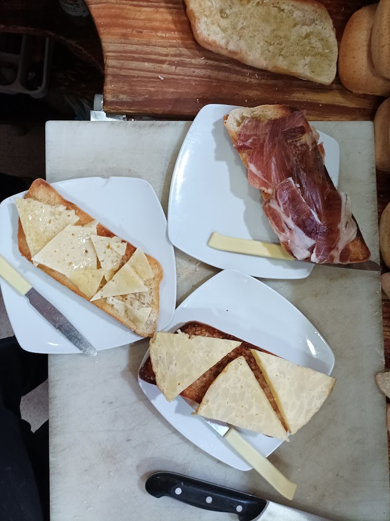 BADULAQUE BAR — Del propietario