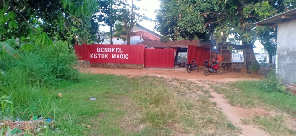Bengkel Ketok Magic Parno