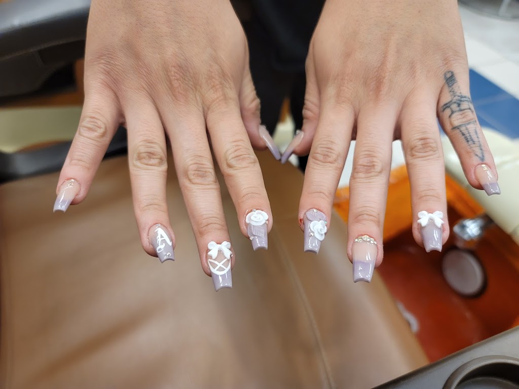 Ivy Nails Main Image