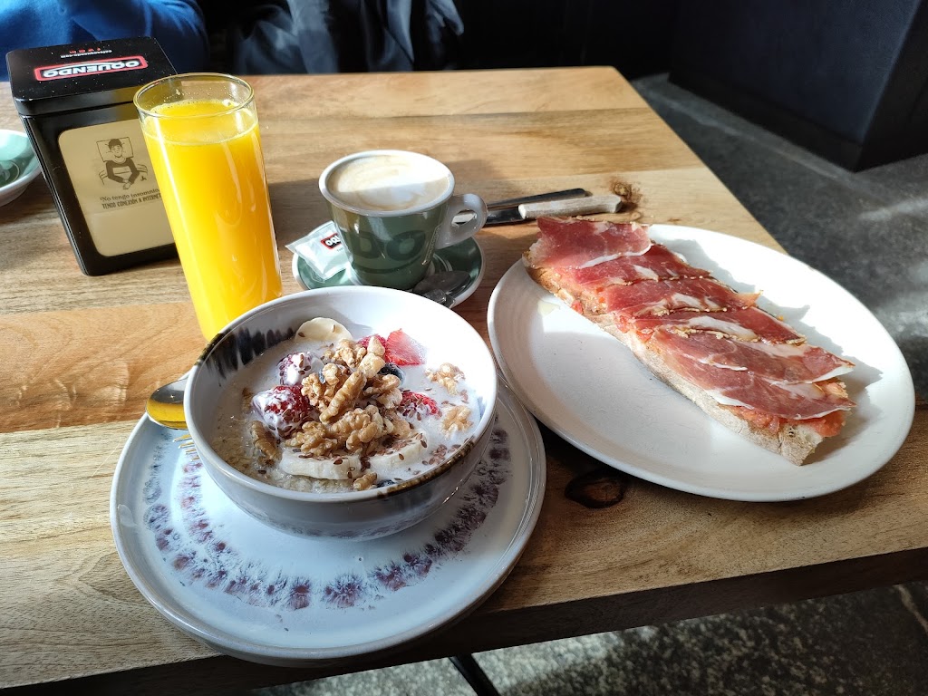 Cafeteria taperia Tributo — Cafe