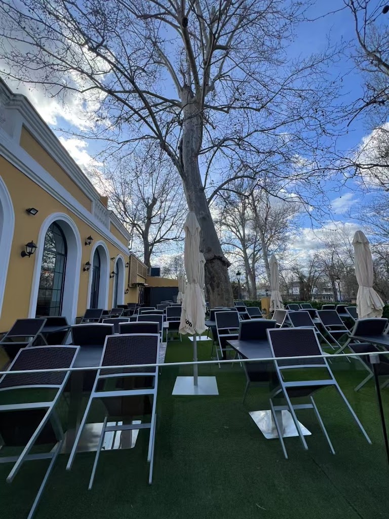 RESTAURANTE ASIA GARDEN — Del propietario