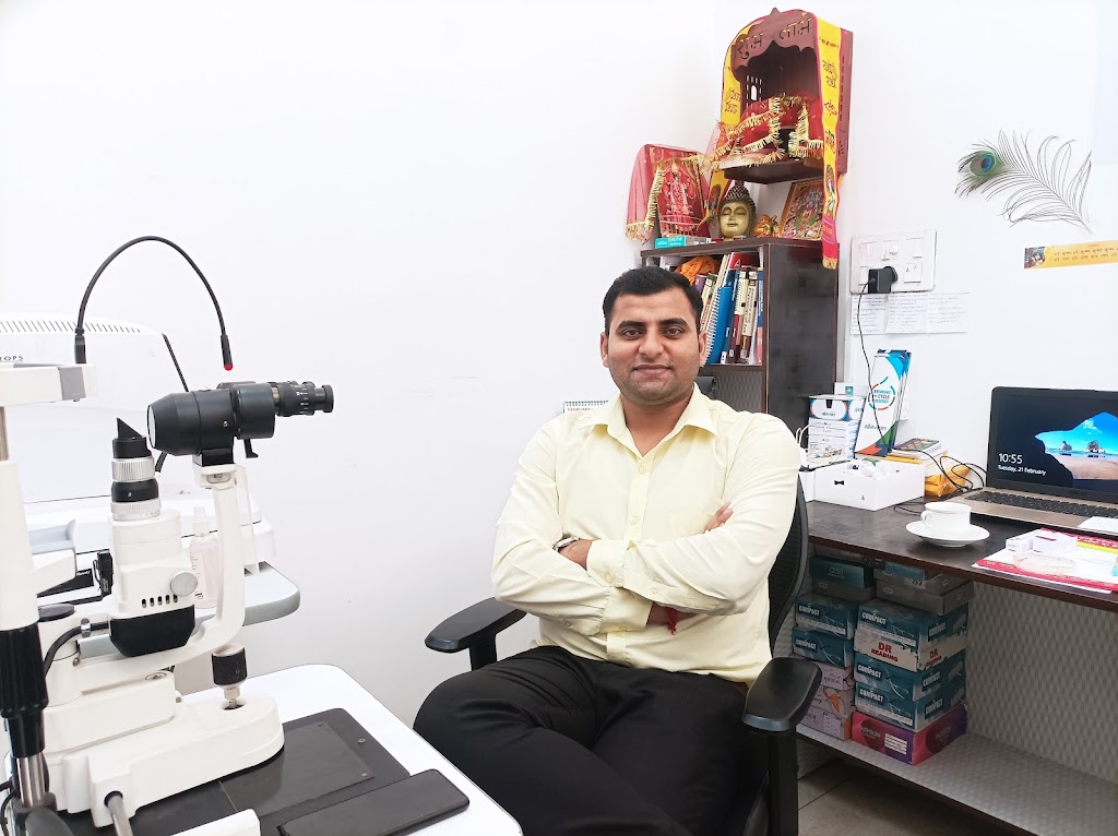 Dr Vinay Kumar Optometrist Eye Specialist