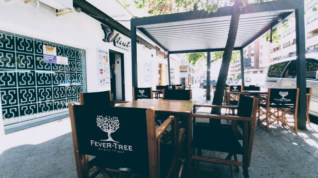 Velvet Cocktails & Gins