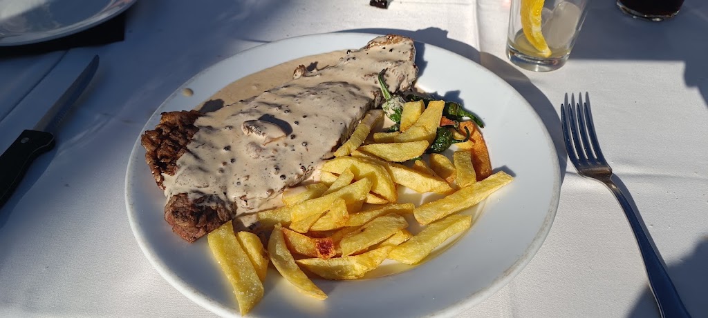 Restaurant OK - International Kitchen — Comida y bebida
