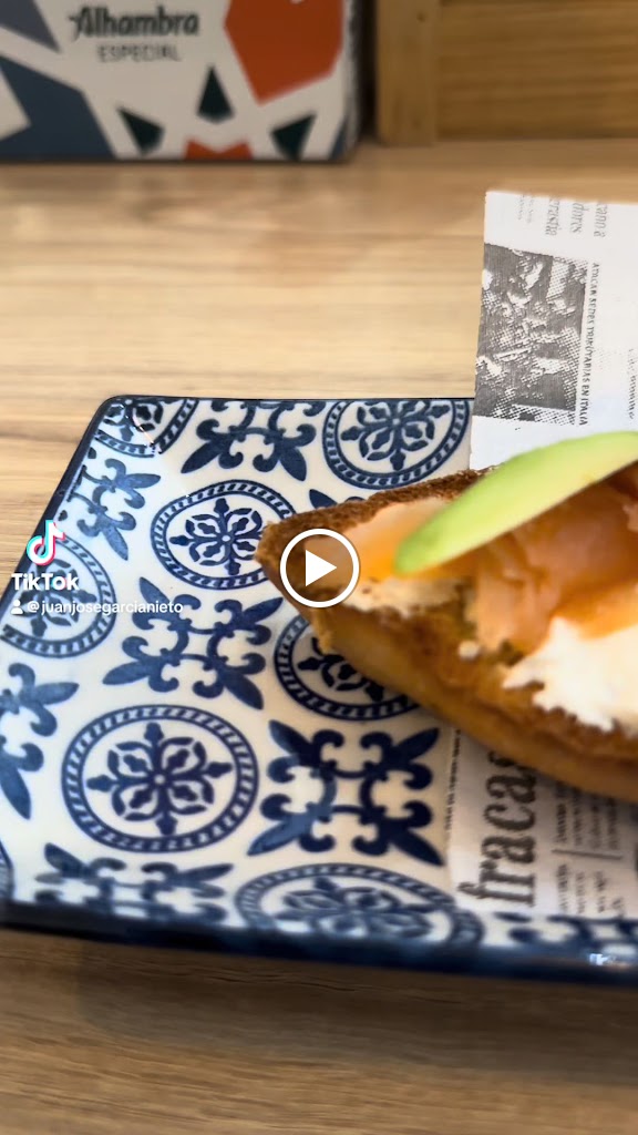 Entre Olivares Cafeteria — Videos