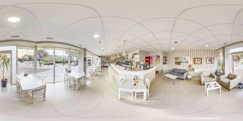 Love & Coffee cafeteria bistro delicatessen