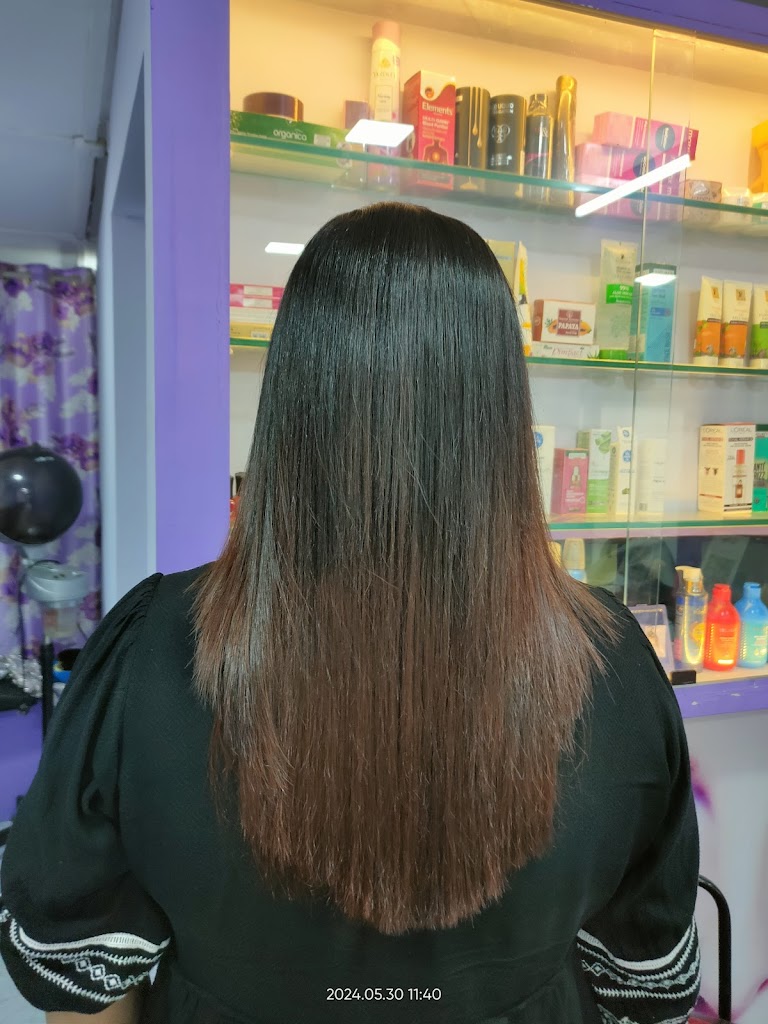 Aayushi Ladies Parlor Hair Beauty Spa Makeup