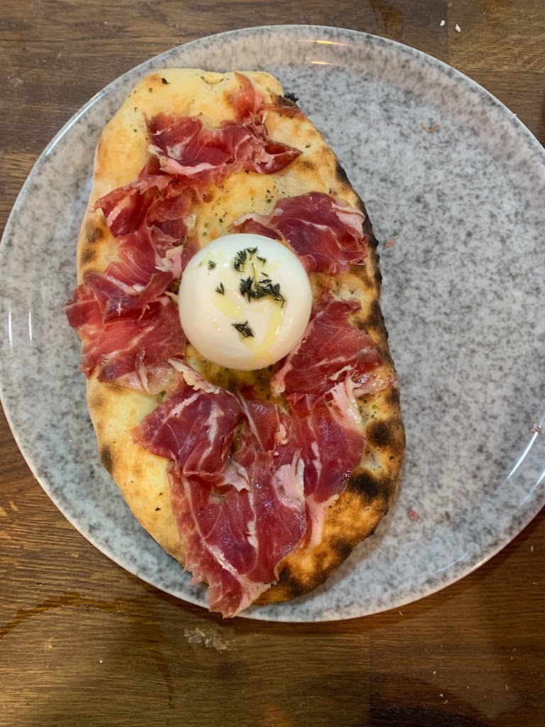 Pizzeria Piccolo Yecla — Pizza