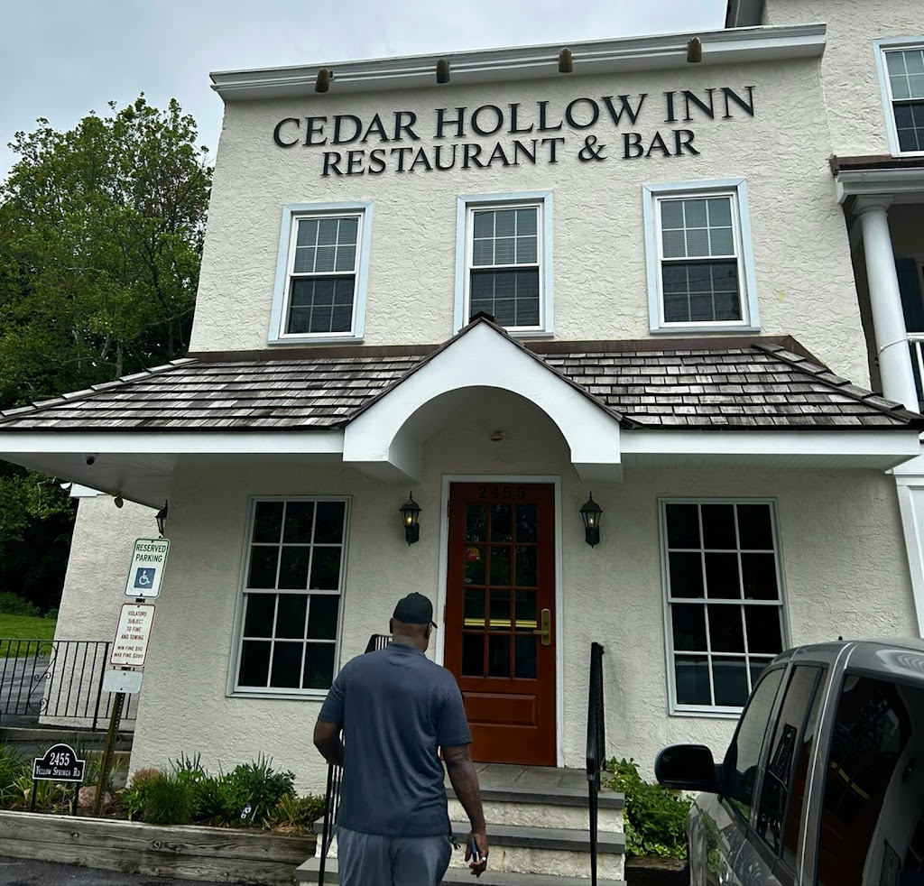 Cedar Hollow Inn Restaurant & Bar in Malvern