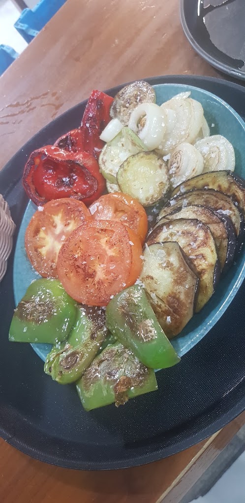 Cerveceria Guardina — Comida y bebida