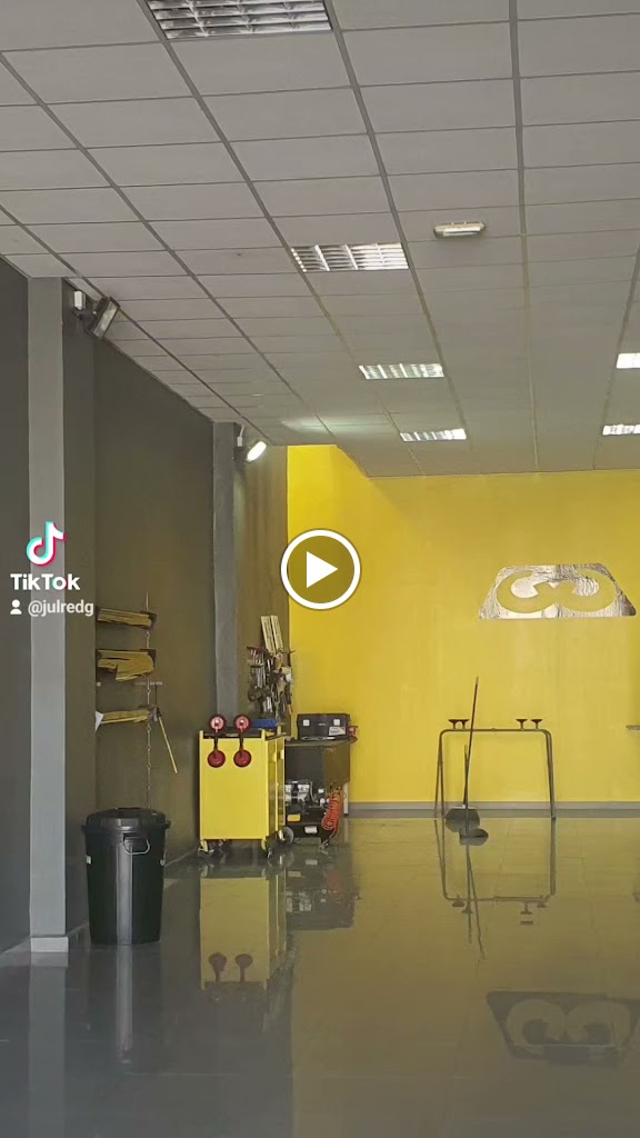 Guadaira Glass — Interior