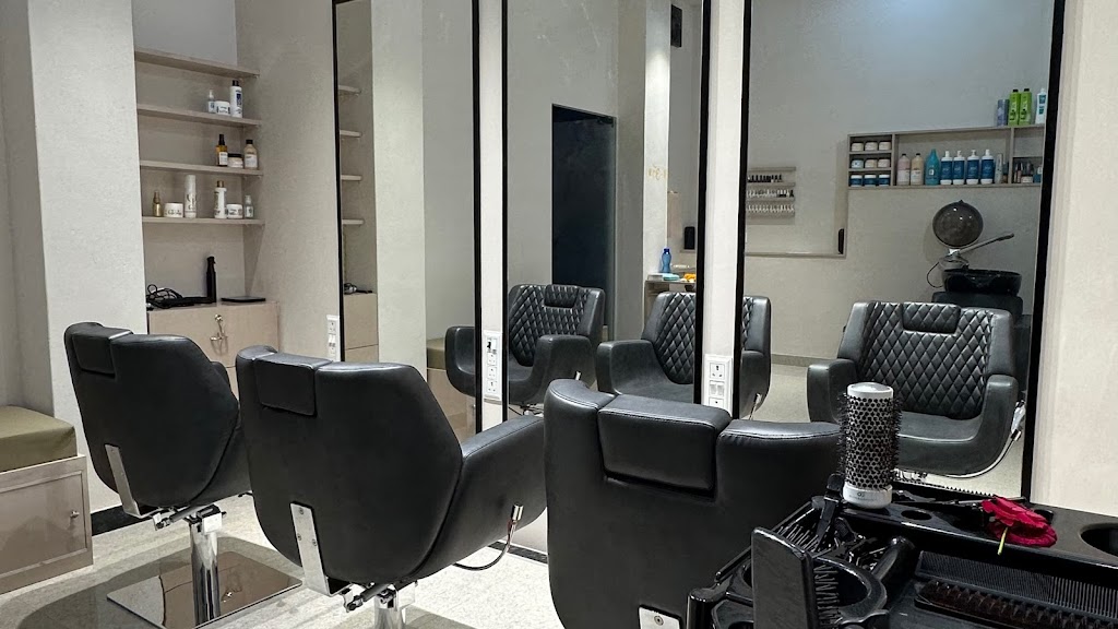 Aish Beauty Salon Sheoganj