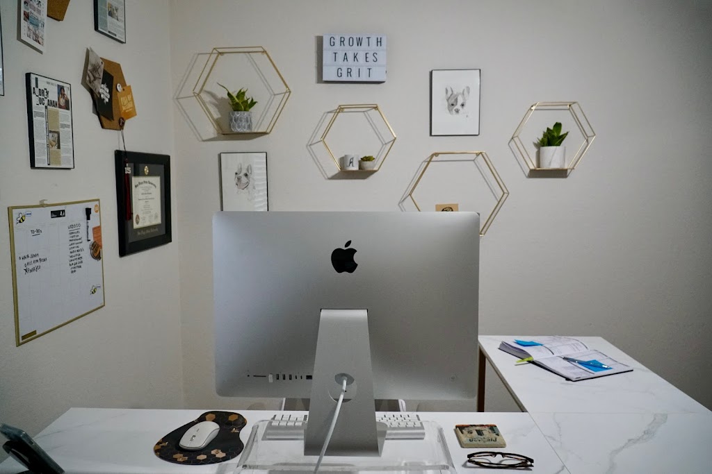 Let S Bee Social