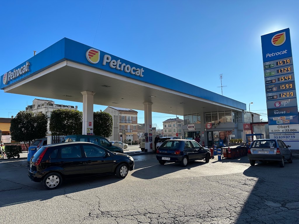 Estacion de Servicio Petrocat - Repsol — Exterior
