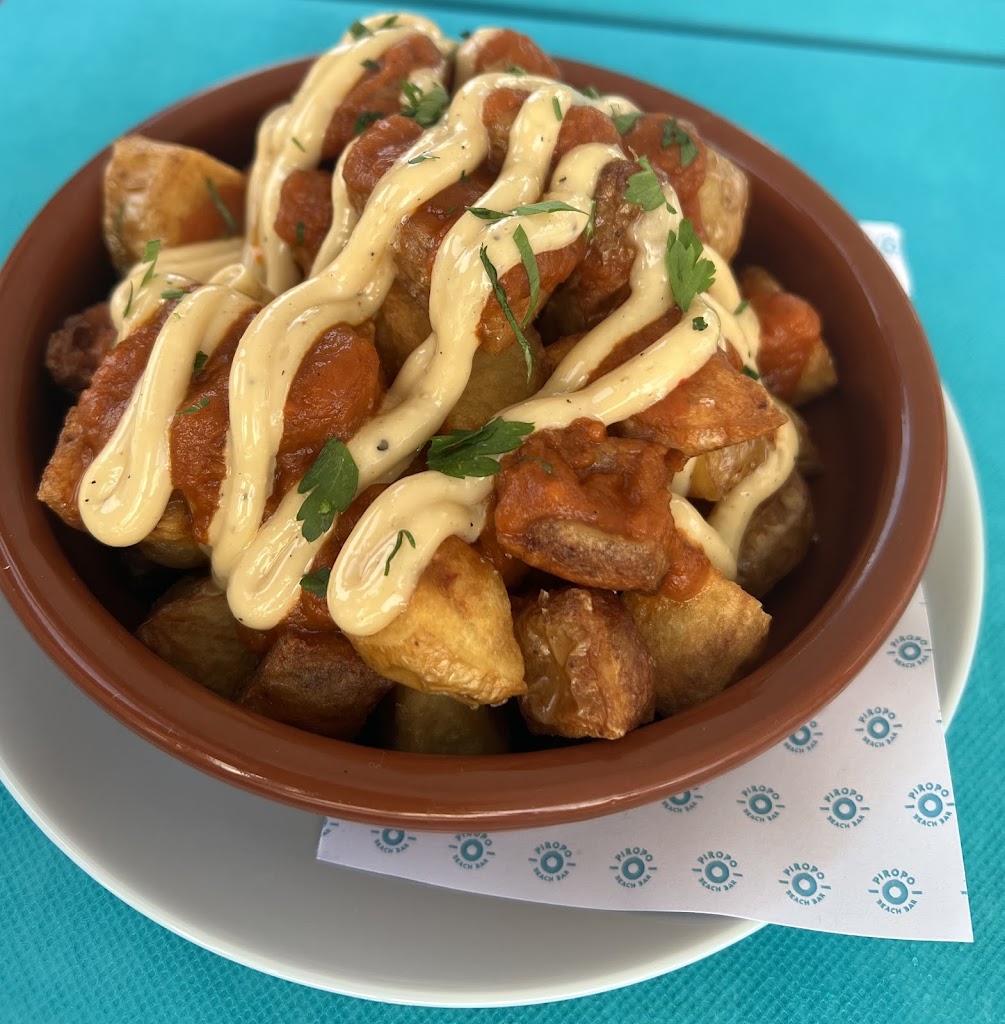 Piropo Beach Bar — Comida y bebida