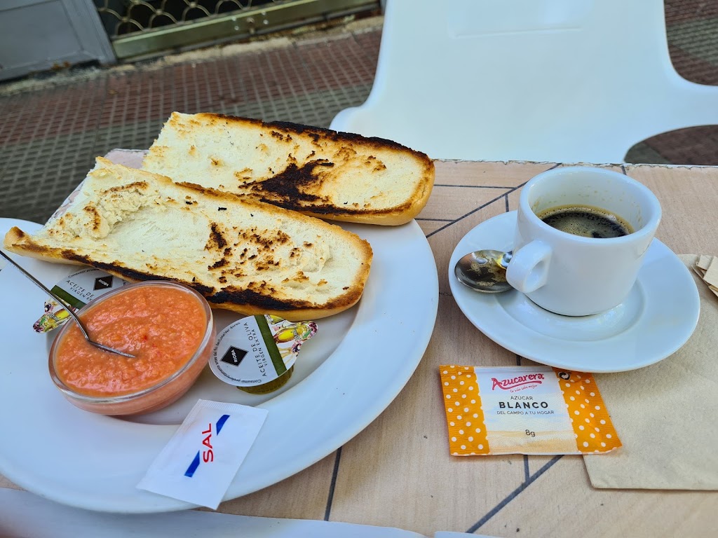Cafeteria Dayser — Comida y bebida