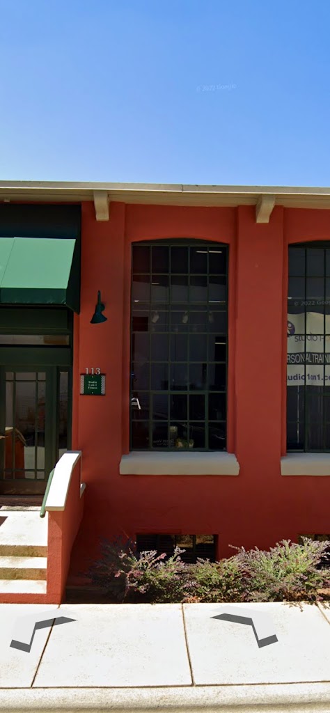  Studio 1-ON-1 Fitness Training