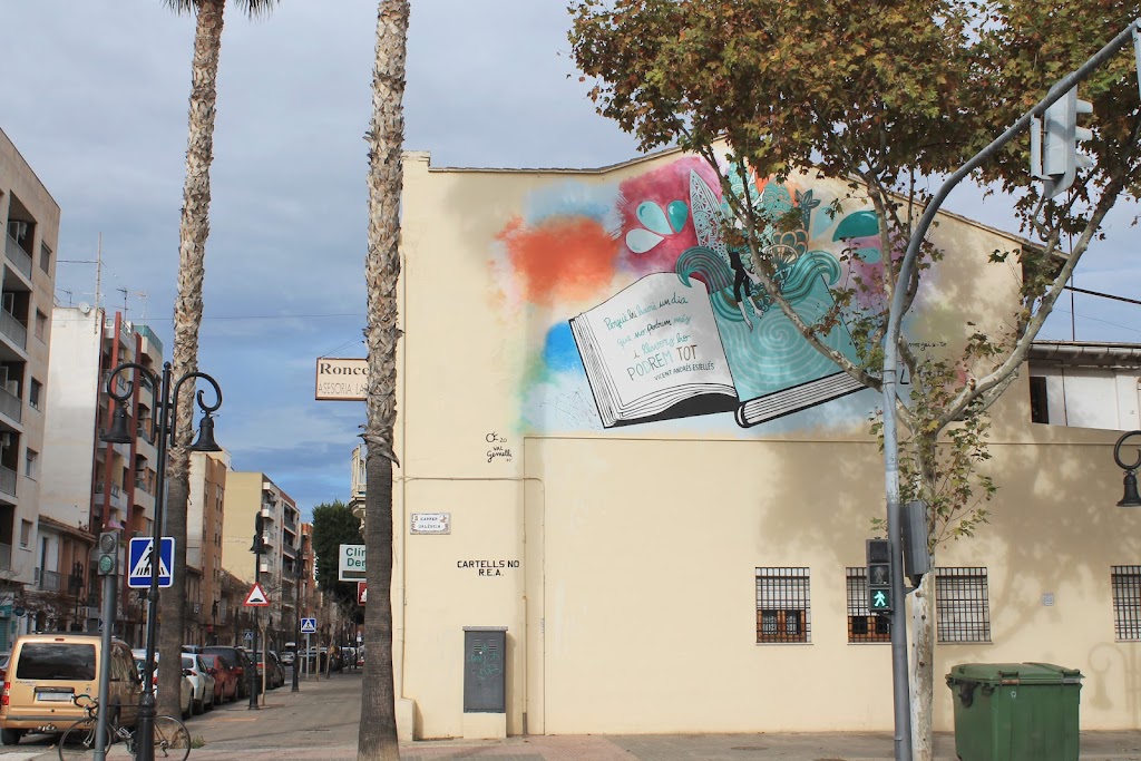 Ruta Urbana Artistica de Aldaya. Mural "Submergete en la lectura" de Olga Esteban