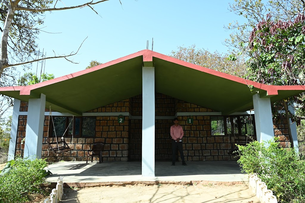 Kanha Blooms Resort