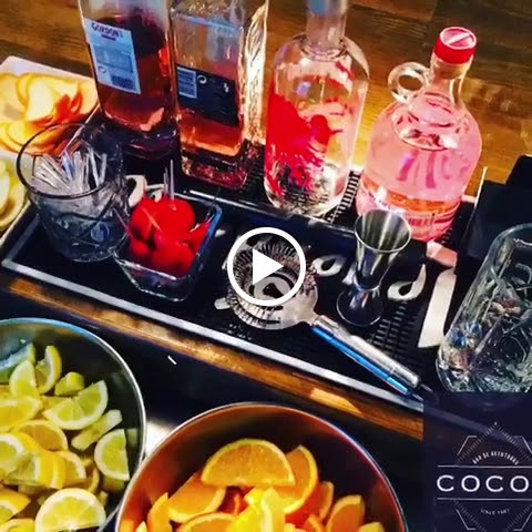Cocos Bar de Aventuras — Comida y bebida