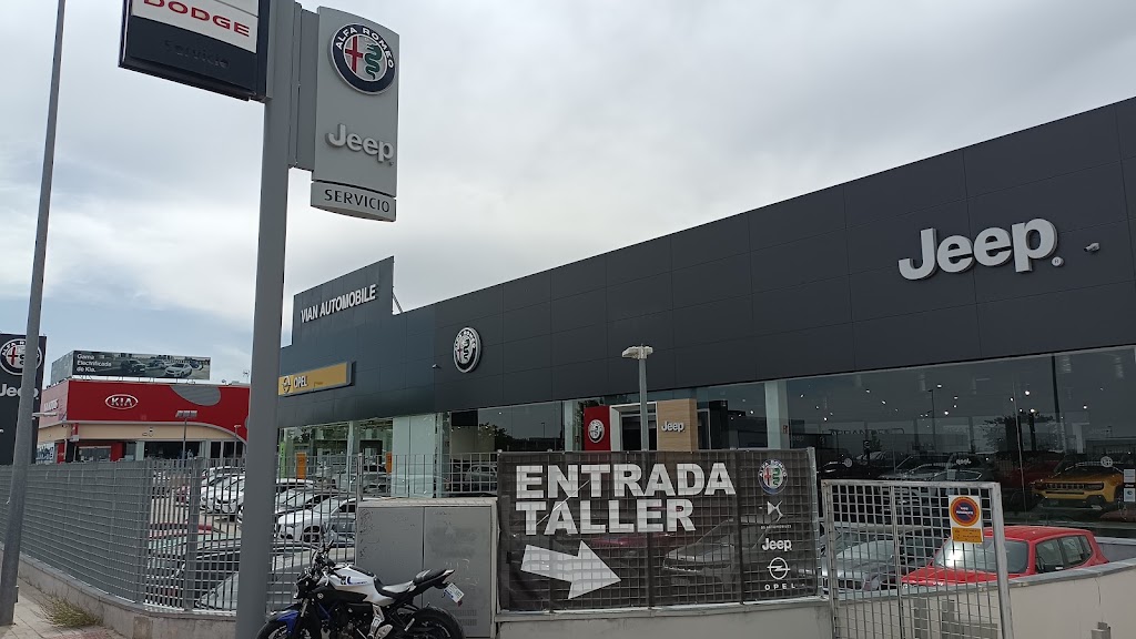 Vian Automobile - Taller Oficial Alfa Romeo, DS, Jeep y Opel en Majadahonda — Exterior