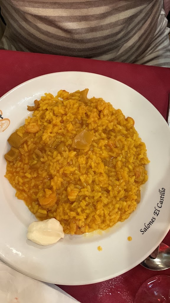 Restaurante Salones Castillo — Paella