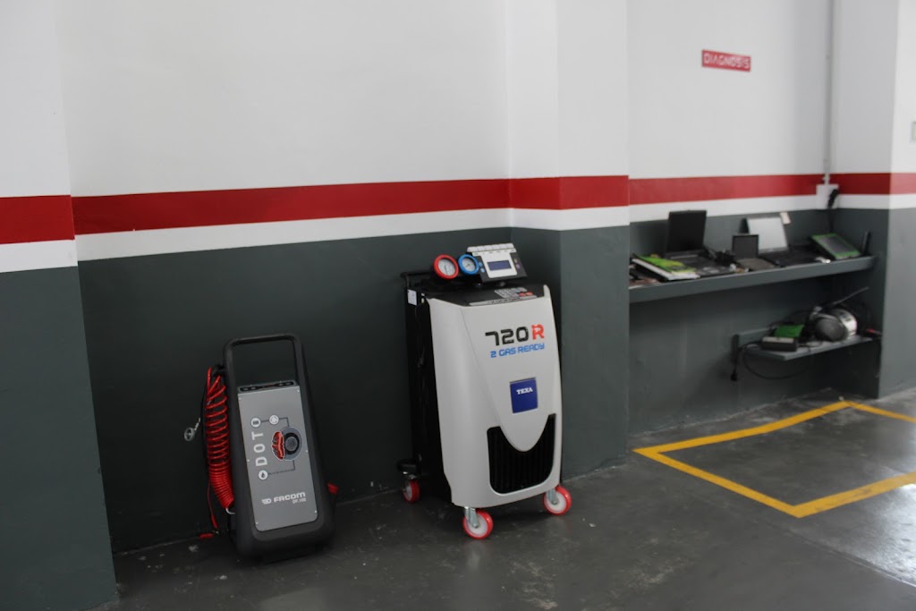 Talleres Rodriguez TR2 — Interior