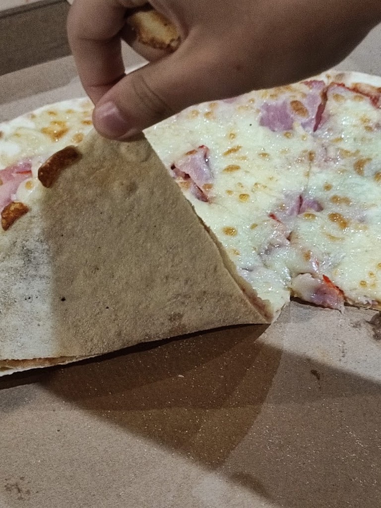 Pizzeria Castelo — Comida y bebida