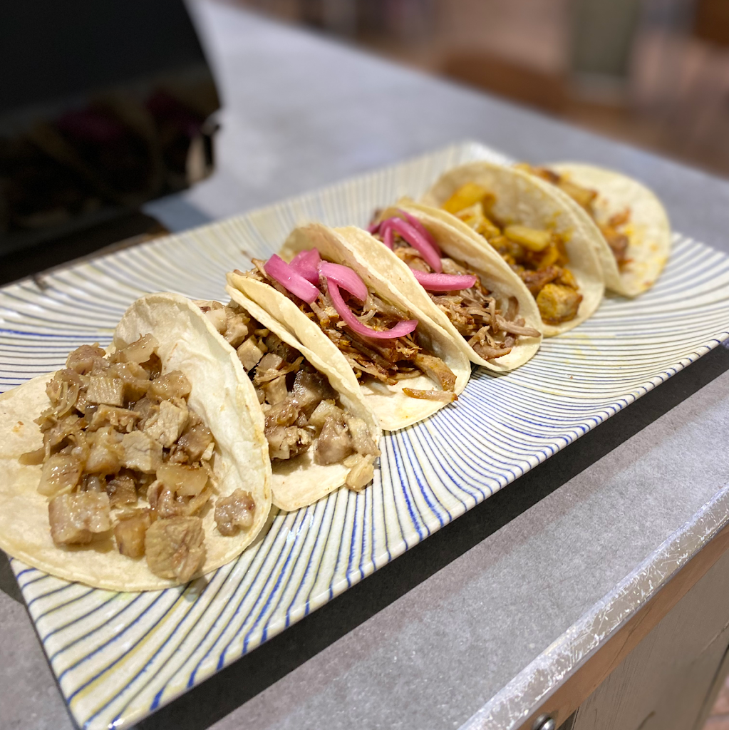 La Parada — Comida y bebida