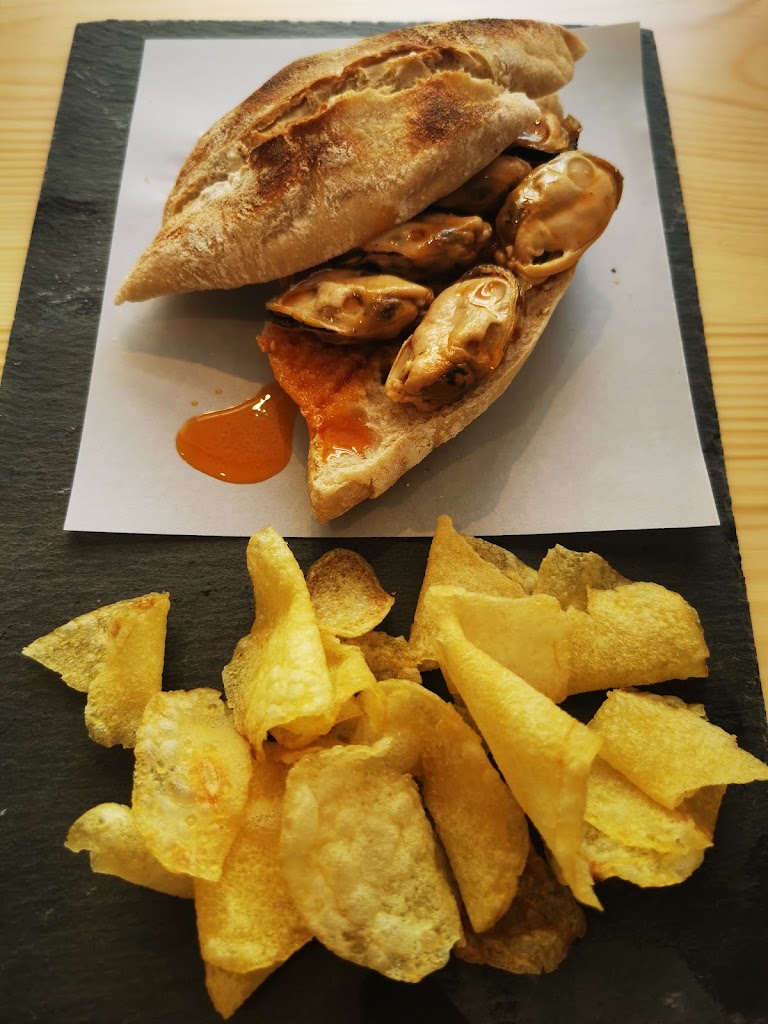 Ancalaguela Juana — Comida y bebida
