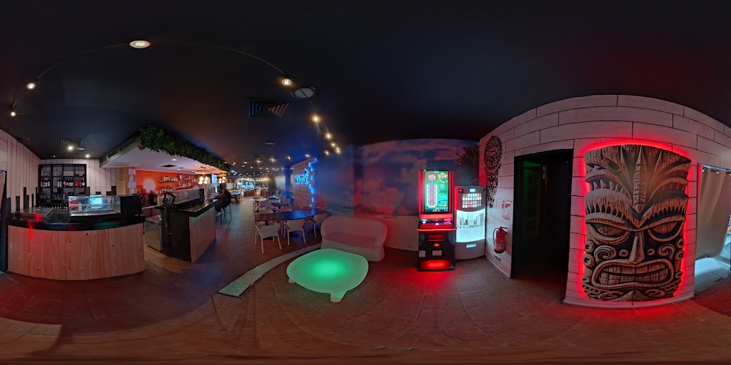 Maui Cocktail & Food Bar