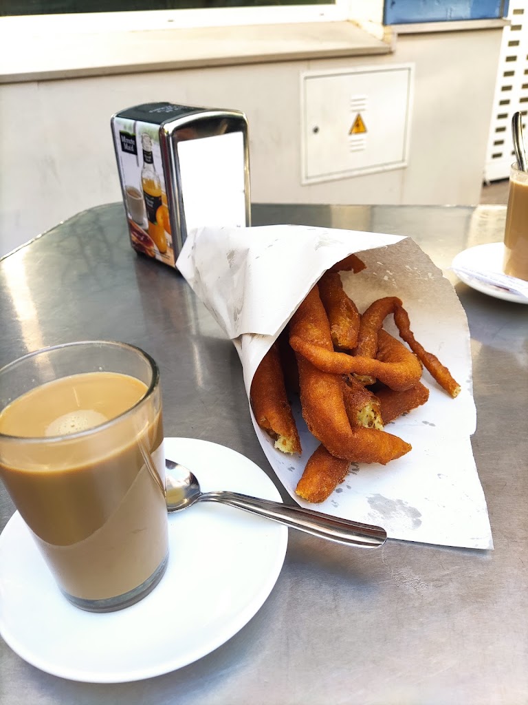 Churreria Bar Vergel — Cafe