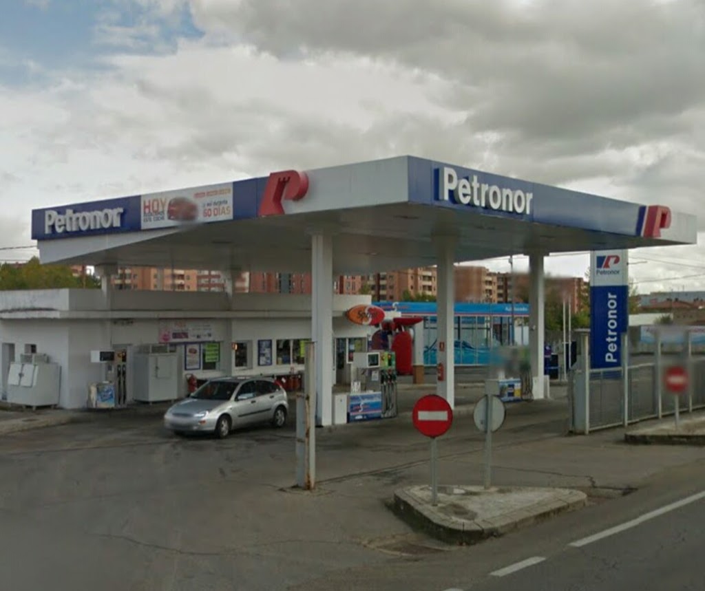 Estacion de Servicio Repsol — Exterior