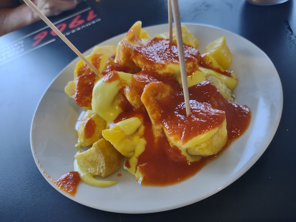 La Mejillonera Poniente — Comida y bebida